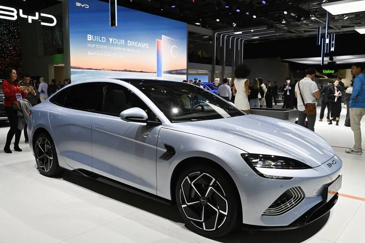 découvrez les voitures électriques chinoises de la marque hongqi disponibles en france, alliant innovation et performance.