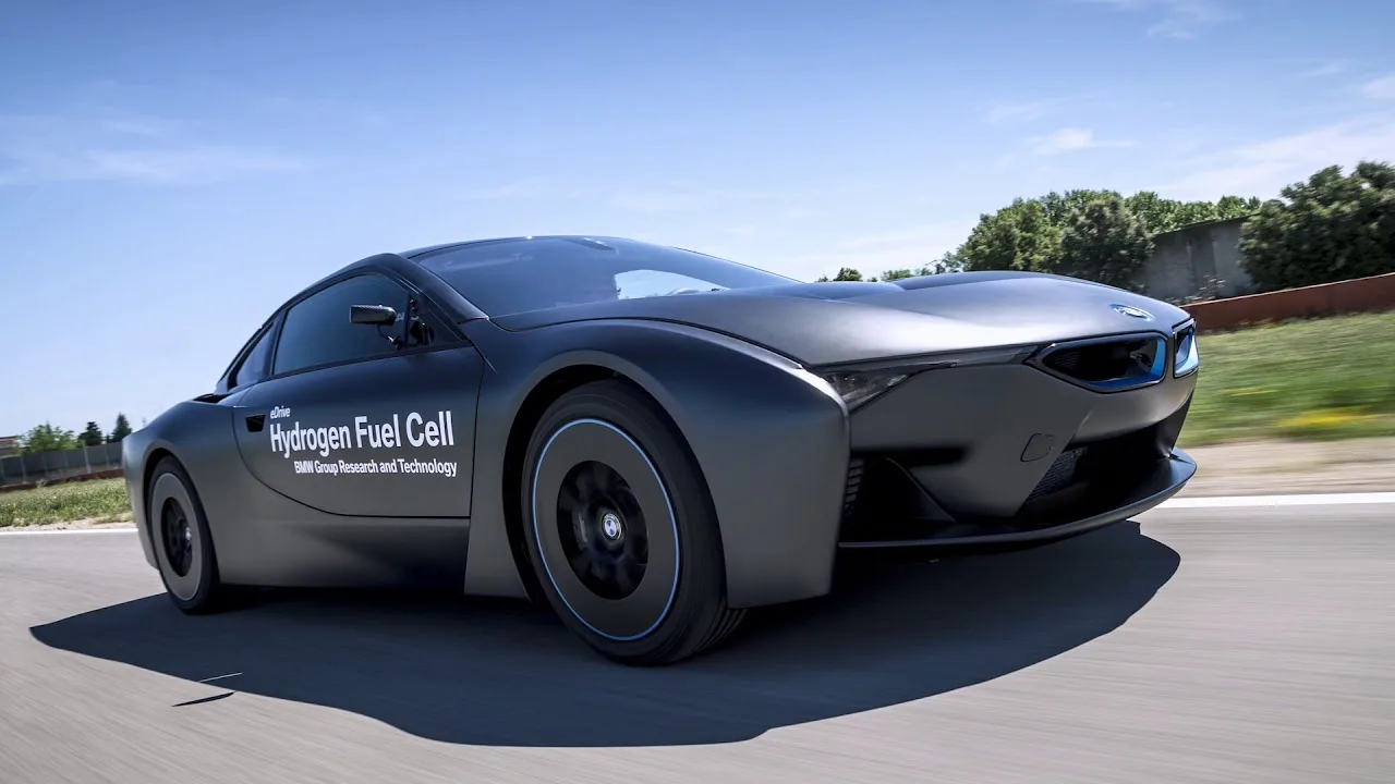 découvrez l'alliance innovante entre bmw et toyota dans le domaine de l'hydrogène, une collaboration qui redéfinit l'avenir de la mobilité durable et des technologies automobiles respectueuses de l'environnement.