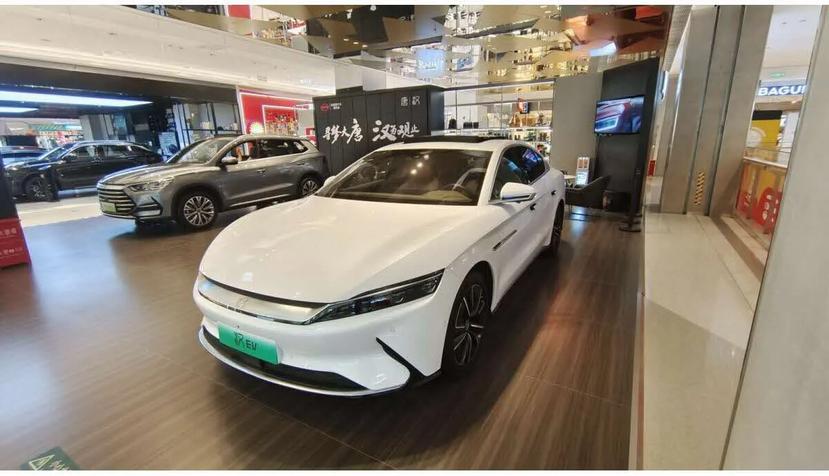 découvrez les dernières réactions des fournisseurs concernant la surtaxe imposée sur les voitures électriques chinoises. analyse des impacts économiques et des réponses du secteur face à cette nouvelle réglementation.