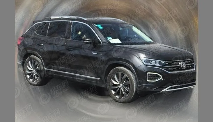 découvrez le tayron suv 7 places, un véhicule spacieux et polyvalent qui allie confort et performance. explorez nos options de prix et d'équipements pour trouver le modèle qui correspond parfaitement à vos besoins familiaux et à votre style de vie.