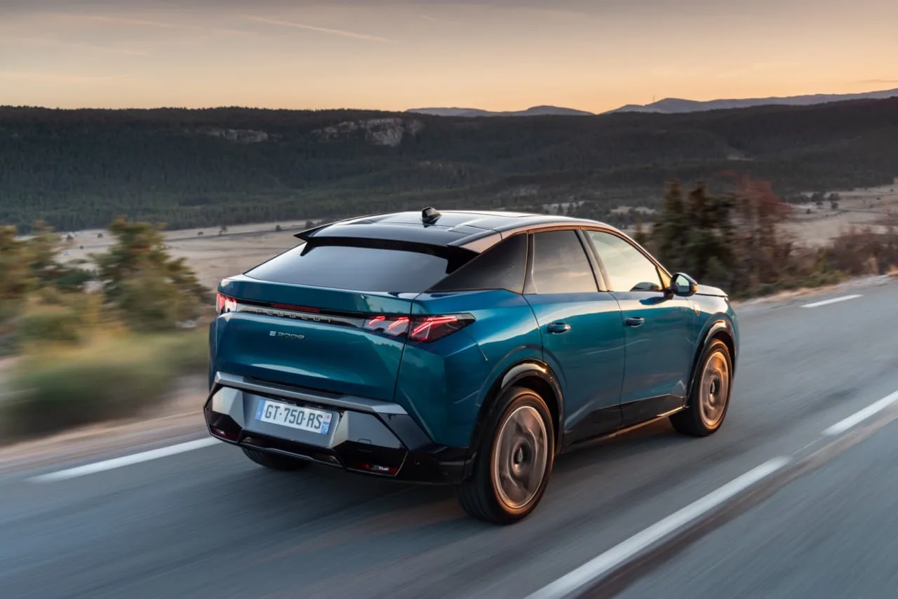 découvrez les offres exceptionnelles sur le modèle e-3008. explorez les caractéristiques innovantes, les performances écologiques et profitez de nos promotions exclusives sur ce suv électrique. ne manquez pas l'opportunité de conduire la nouvelle référence en matière de mobilité durable.