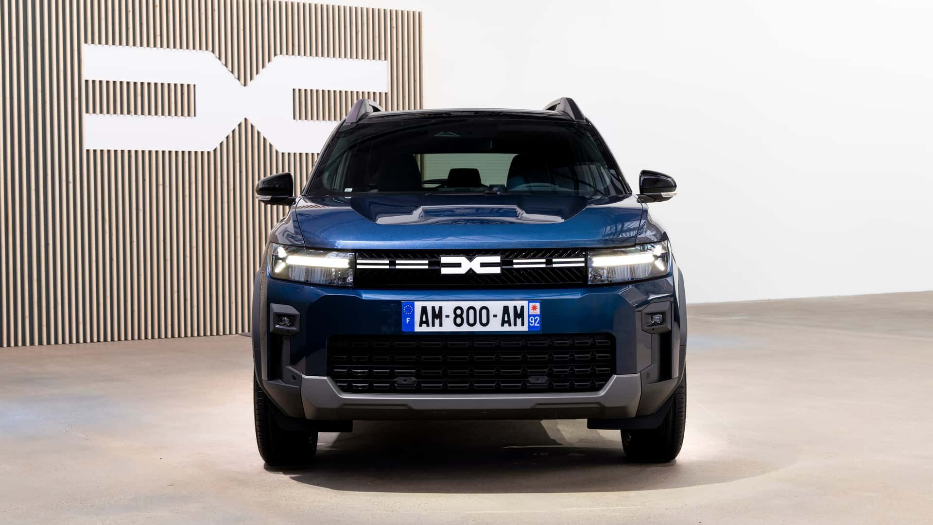 Dacia révèle ses ambitions pour 2025 après une année 2024 fulgurante.