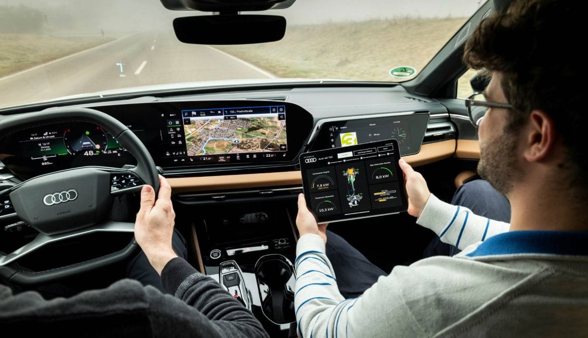 Découvrez le moteur hybride révolutionnaire des Audi A5 et Q5 : efficacité énergétique et performances optimisées.