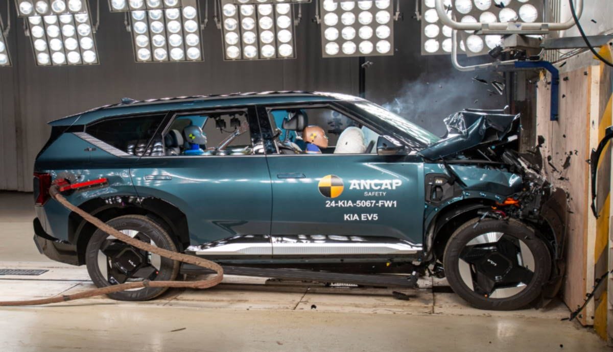Les voitures électriques : un gage de sécurité face aux véhicules à combustion ?