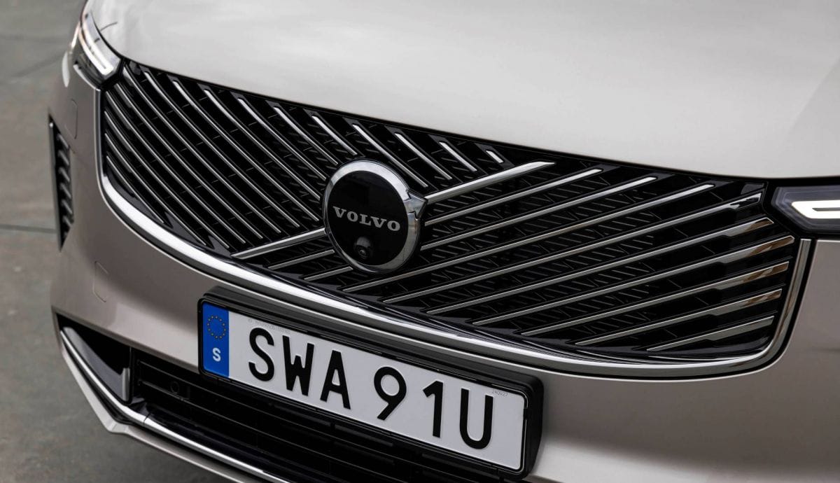 Volvo lève le voile sur ses ambitions futures : une gamme de SUV et de berlines électriques et hybrides à venir.