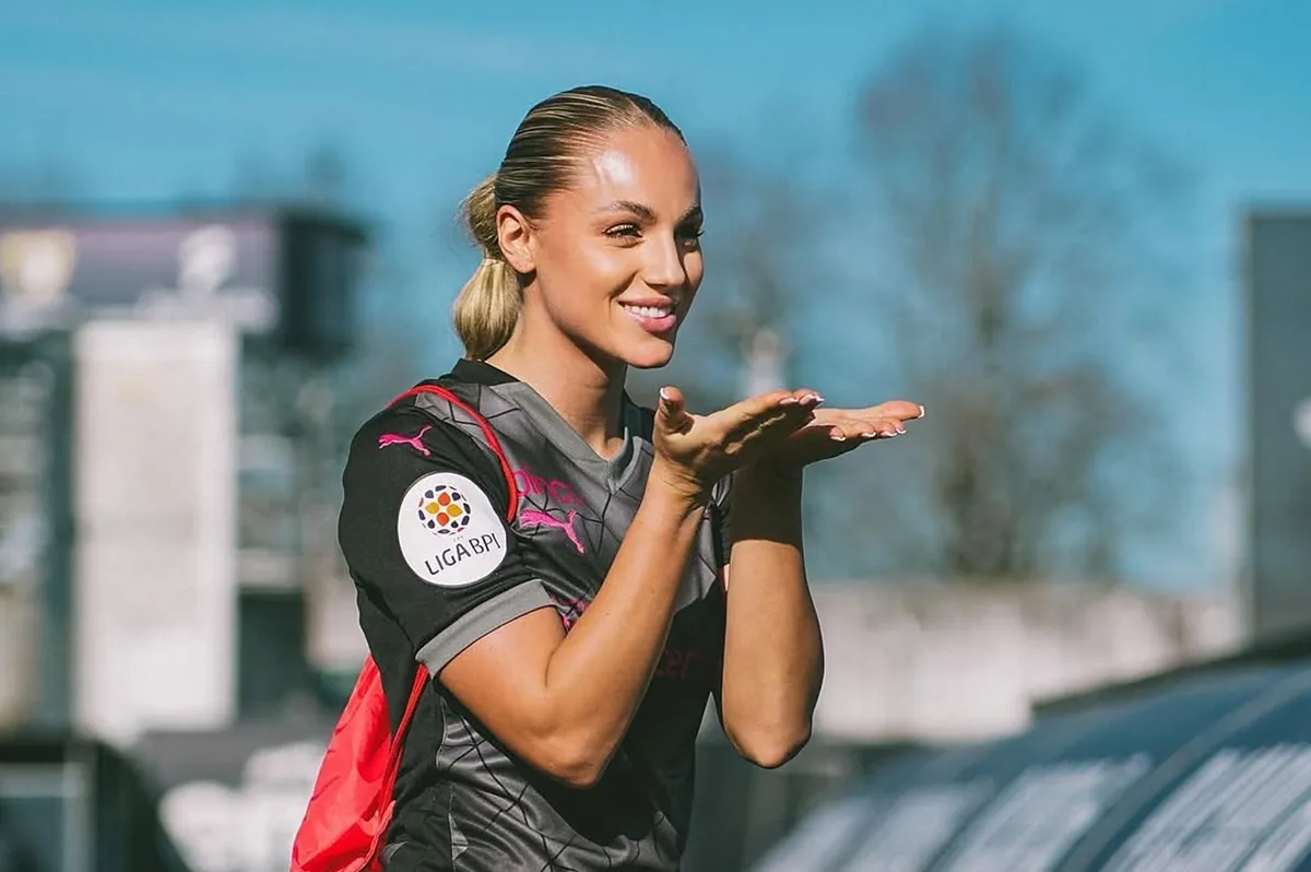 Ana Maria Markovic, la 'plus belle footballeuse du monde', quitte son club en toute franchise.