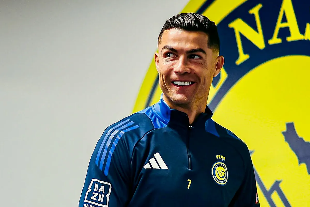 Cristiano Ronaldo stupéfait de croiser "son grand frère" au stade.
