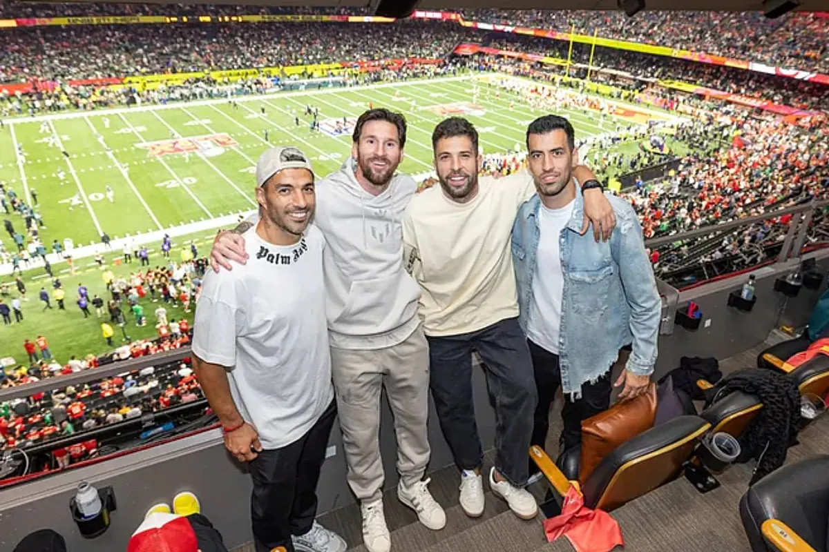 Lionel Messi fait sensation à la Super Bowl : le « GOAT » s'invite à la fête à La Nouvelle-Orléans.
