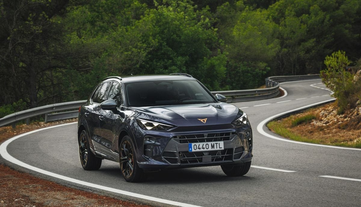 Nous découvrons le Cupra Terramar : un SUV qui ne manque pas d'impressionner.
