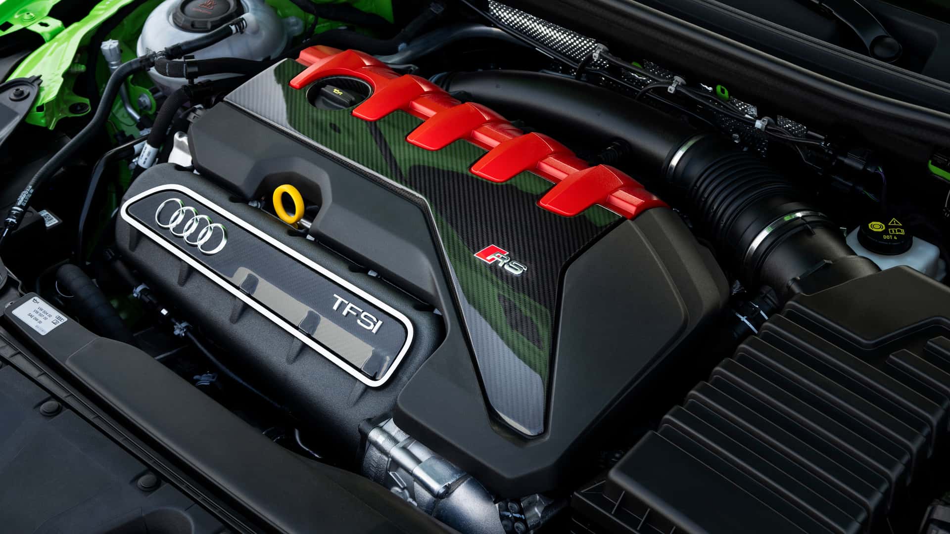 Volkswagen et Audi maintiennent le cap sur les moteurs à essence, selon des sources.