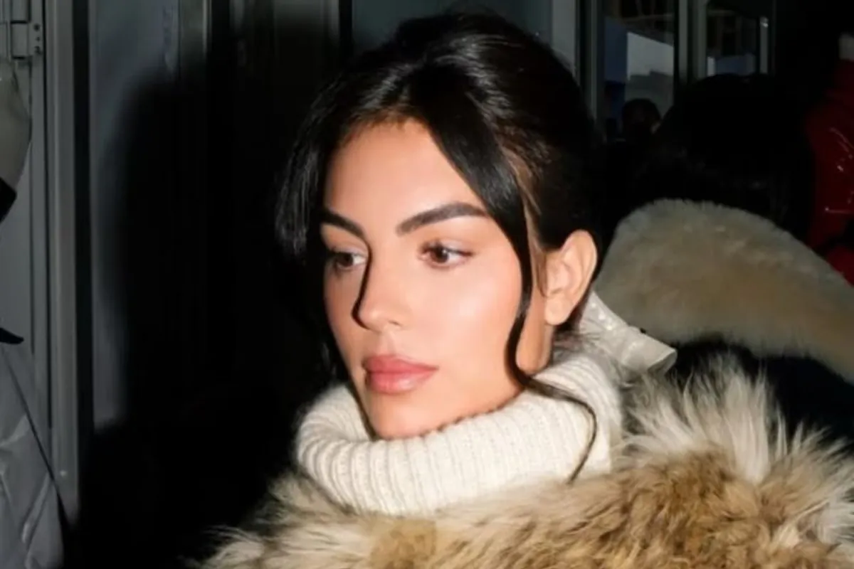 Georgina Rodriguez s'illustre à 2 000 mètres d'altitude devant Brooklyn Beckham et Chiara Ferragni.
