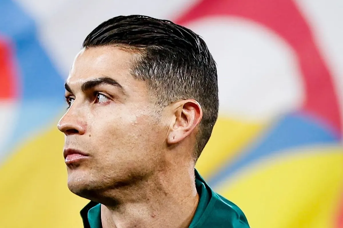 Cristiano Ronaldo éblouit avec ses talents de danseur aux côtés de sa nièce et de ses enfants, célébrant la joie familiale.