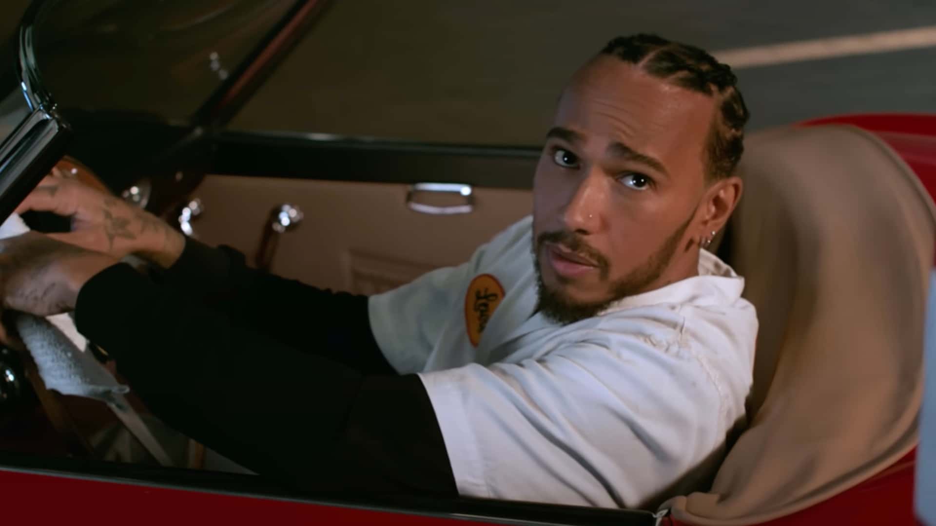 Découvrez Lewis Hamilton profiter d'une journée de repos à la manière de Ferris Bueller.