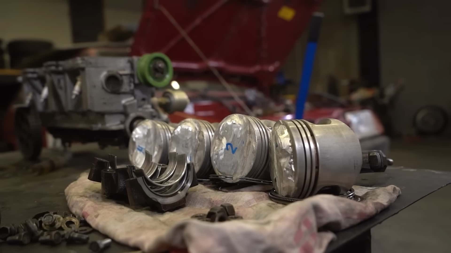 Découvrez les conséquences d'une compression de 22:1 sur une Lada !