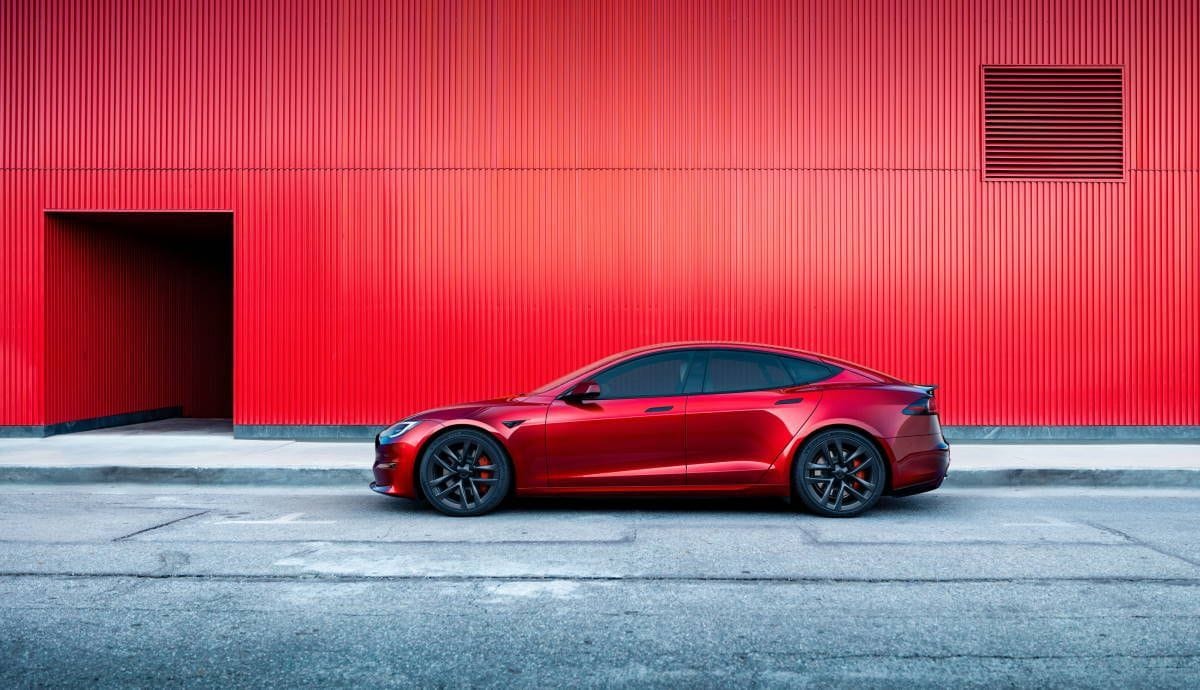 Devancé par ses concurrents, le Tesla Model S se réinvente : première avant-première du futur grand électrique.