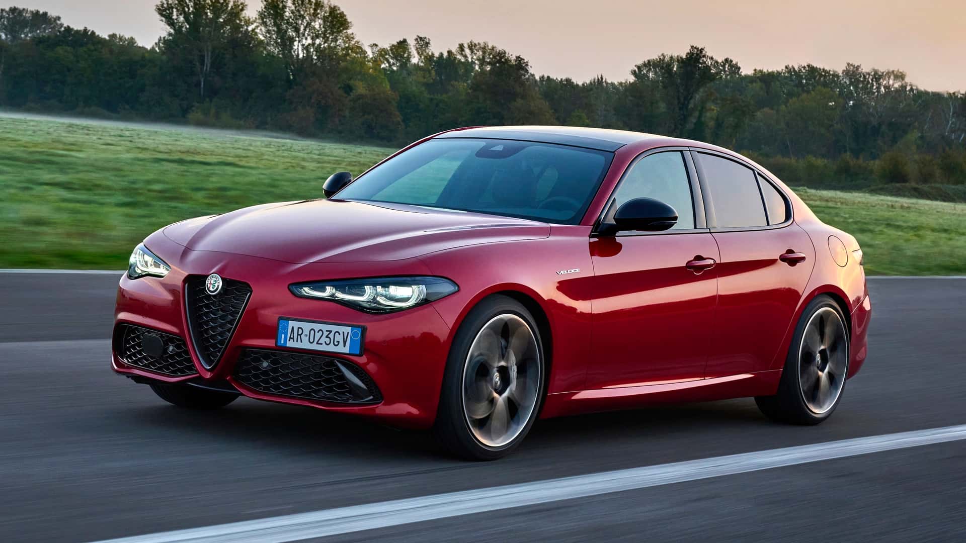 La Nouvelle Alfa Romeo Giulia Sera Équipée de Moteurs Thermiques !