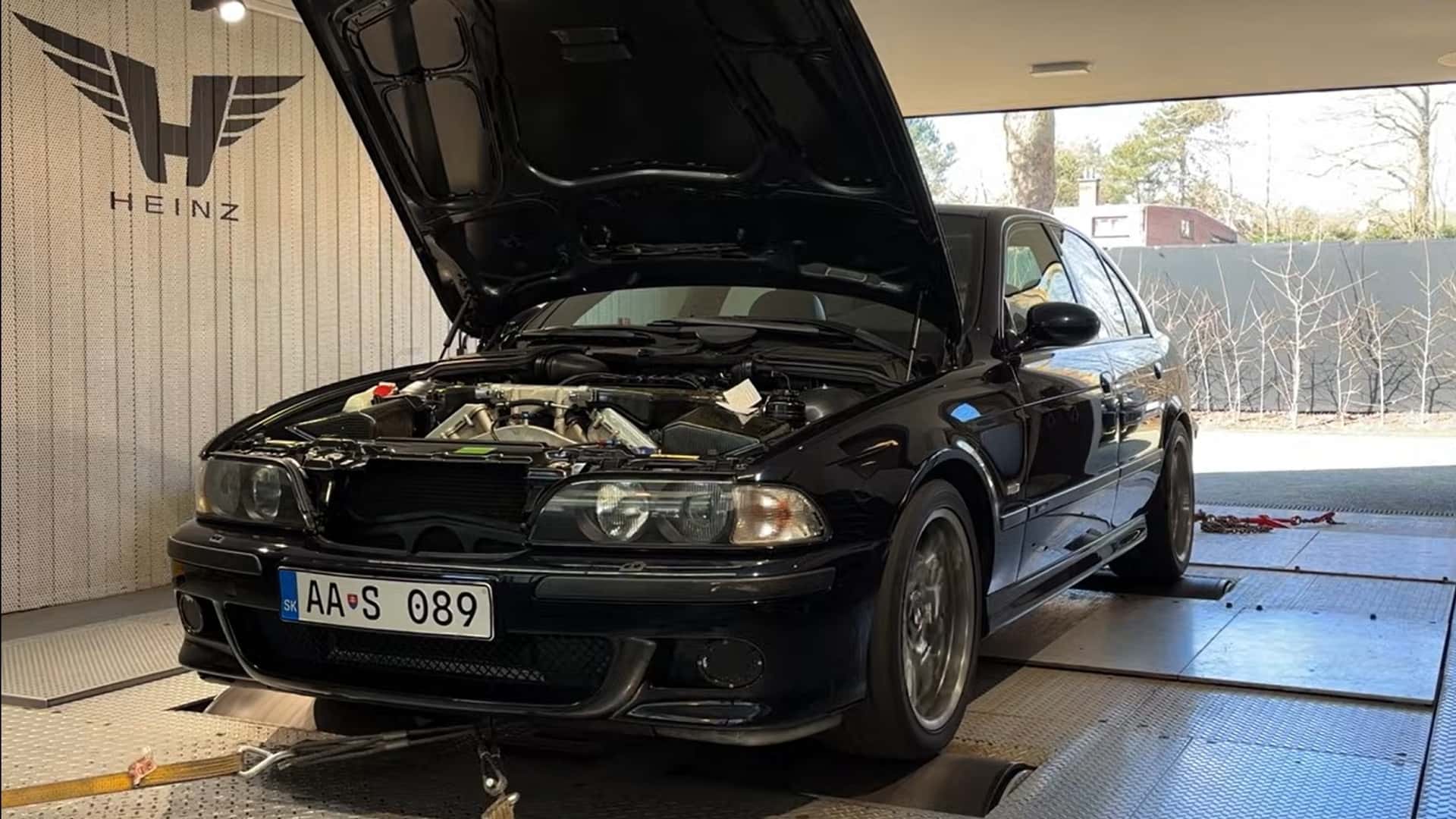 Le prototype W-10 de Volkswagen pour la BMW M5 offre des performances époustouflantes.