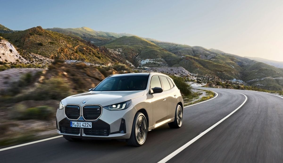 À la découverte du nouveau BMW X3 : un SUV en constante évolution qui séduit par son allure et son toucher.