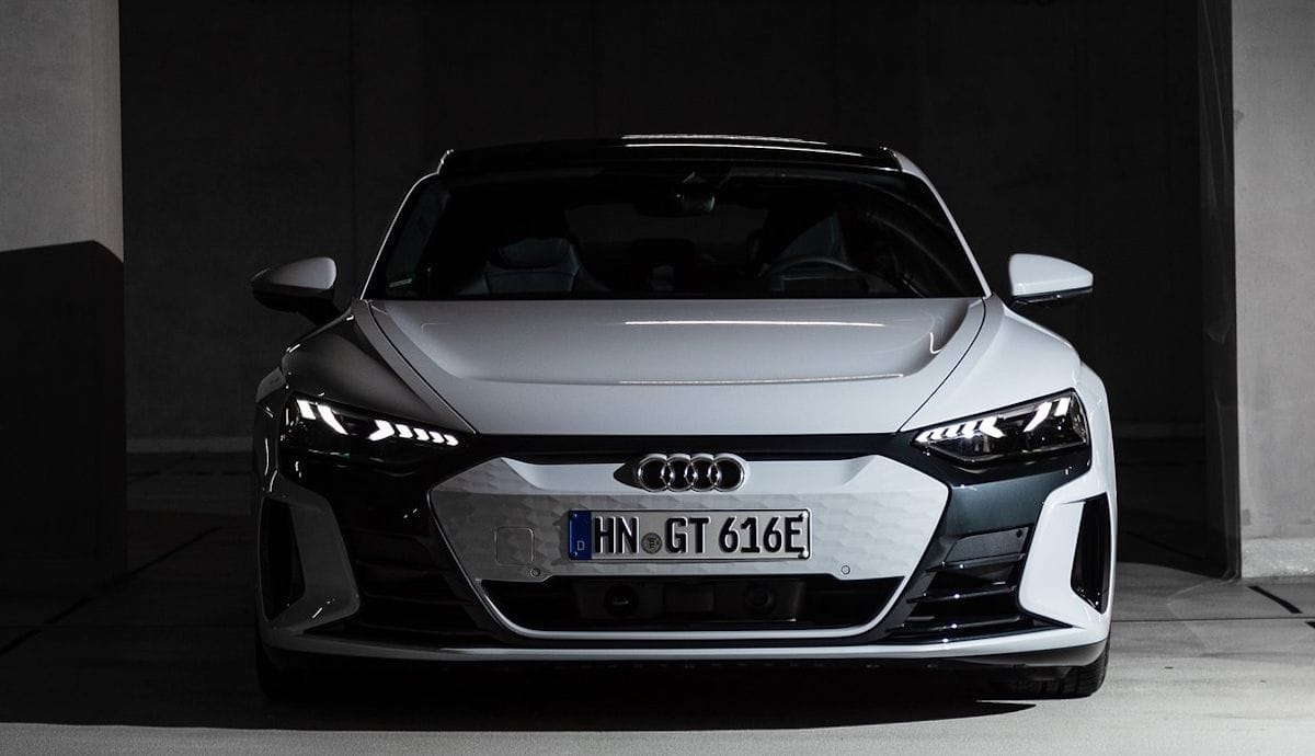 Audi s'apprête à dévoiler un véritable chef-d'œuvre : un bolide sportif qui séduira les amateurs d'automobiles.