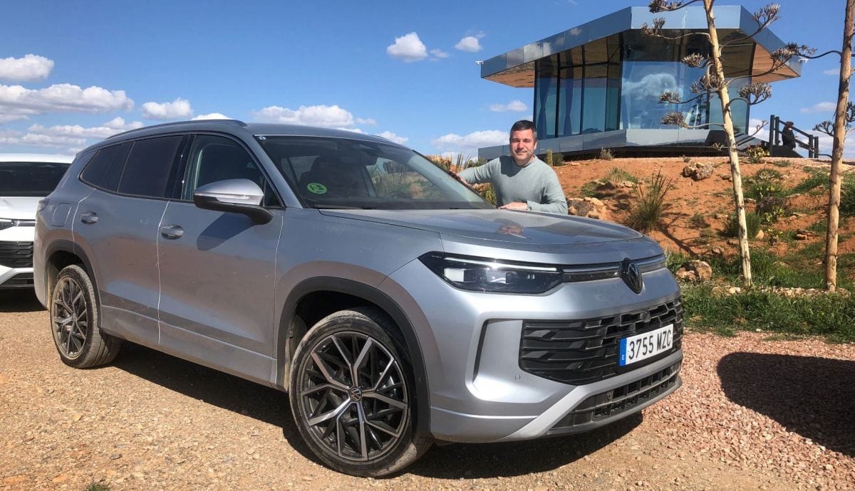 Découverte en vidéo : Quelles sont les différences entre le Volkswagen Tayron, le nouveau SUV 7 places, et le Tiguan ?