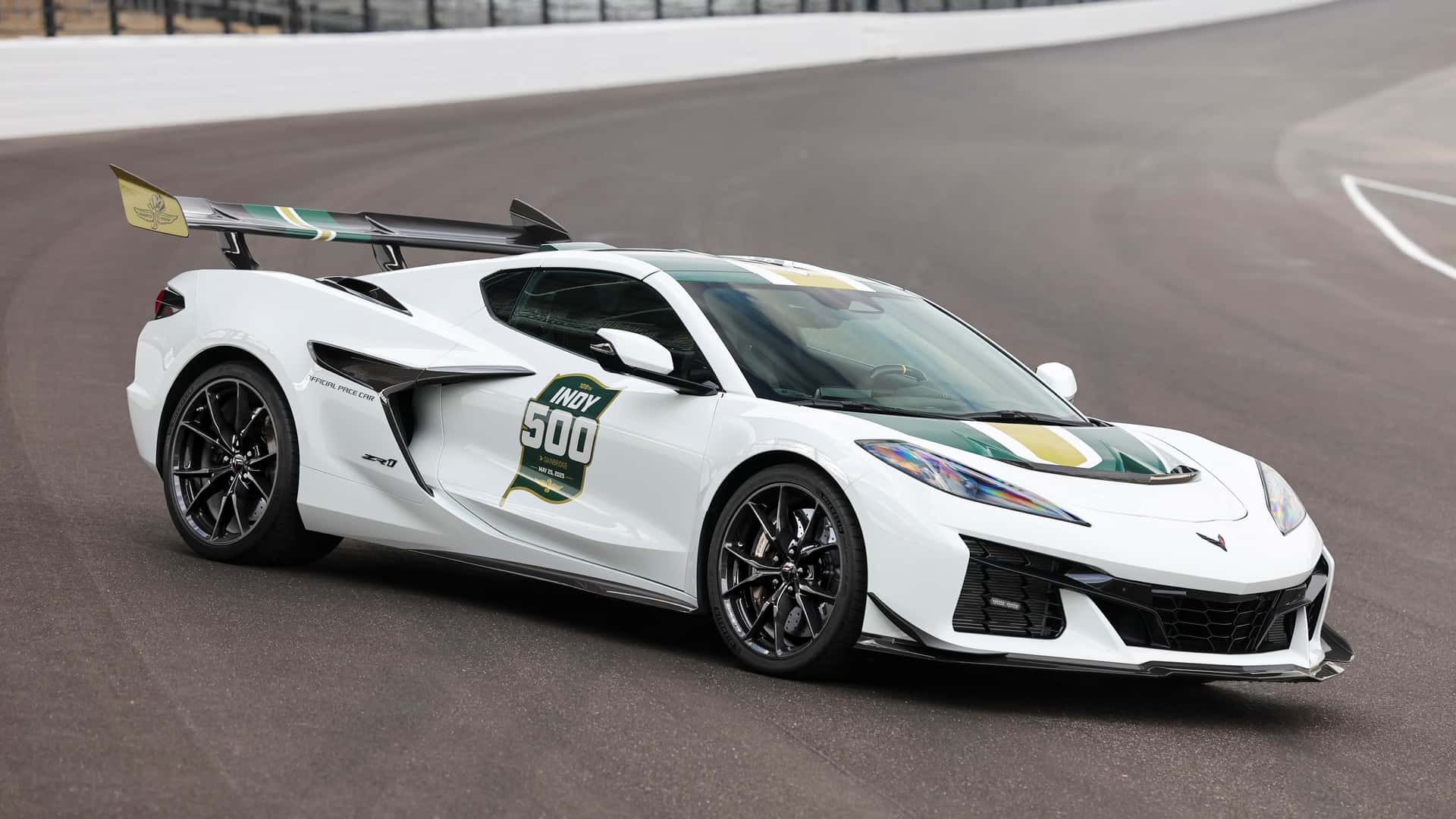 La voiture de sécurité des 500 Miles d'Indianapolis affiche plus de puissance que les bolides de course.