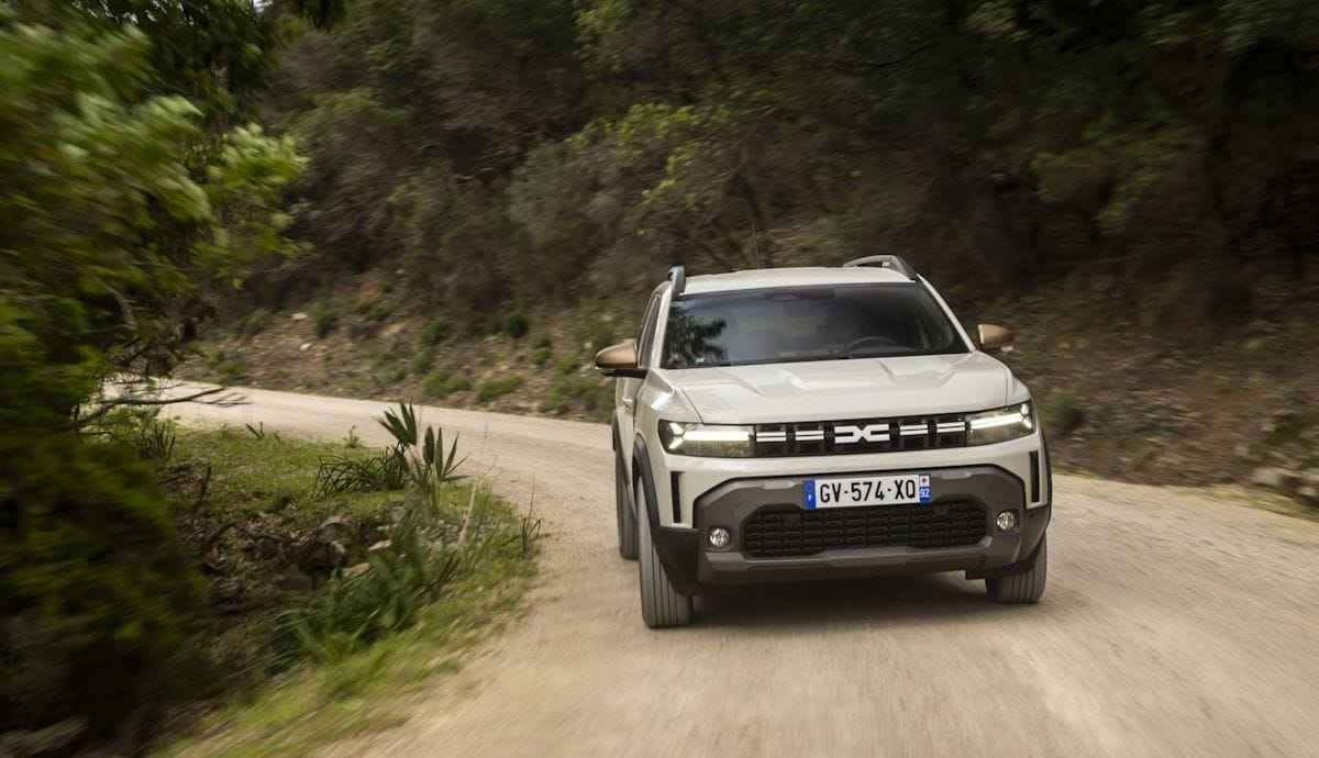 Les SUV incontournables pour le tout-terrain et la route : découvrez notre sélection des 9 modèles recommandés.