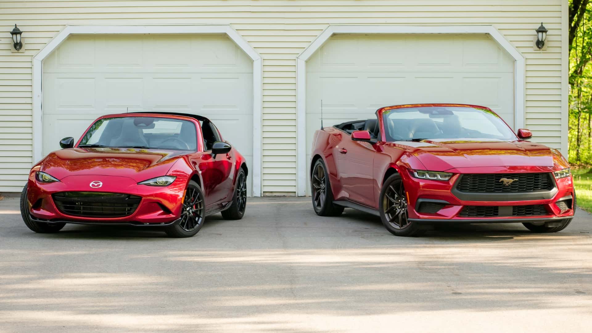 Miata et Mustang : Les Derniers Cabriolets Abordables sur le Marché