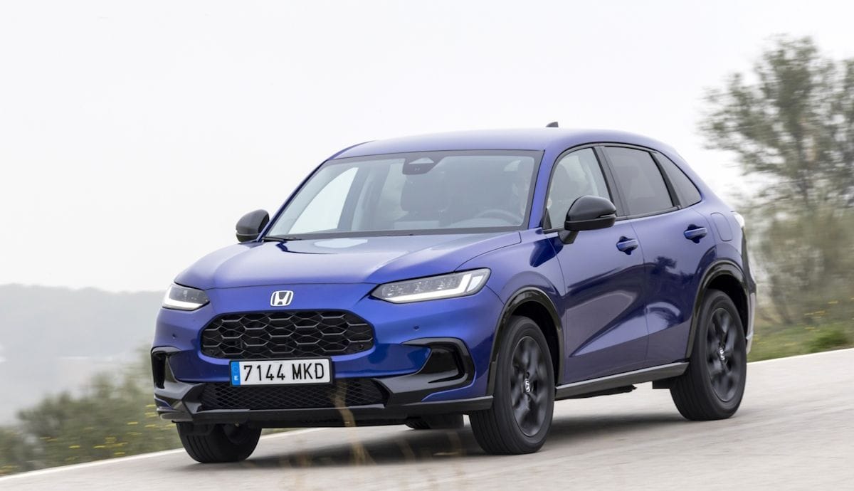 Nous mettons à l'épreuve un SUV hybride compact prometteur : le Honda ZR-V peut-il rivaliser avec le Toyota C-HR ?