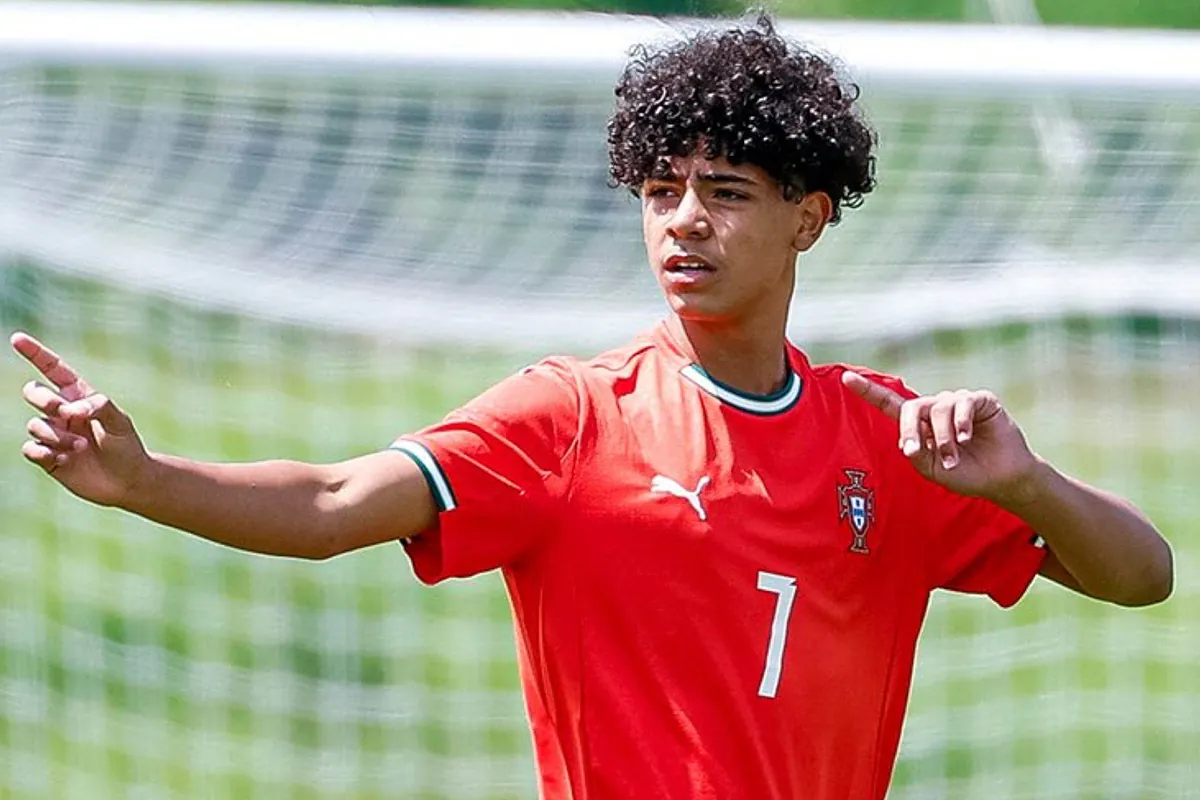 Cristiano Ronaldo Jr. exécute une célébration Siuuu parfaite après avoir marqué son premier but avec le Portugal.