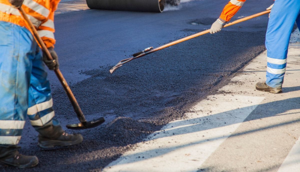 Entretien des routes : enjeux et importance cruciale à ne pas négliger.
