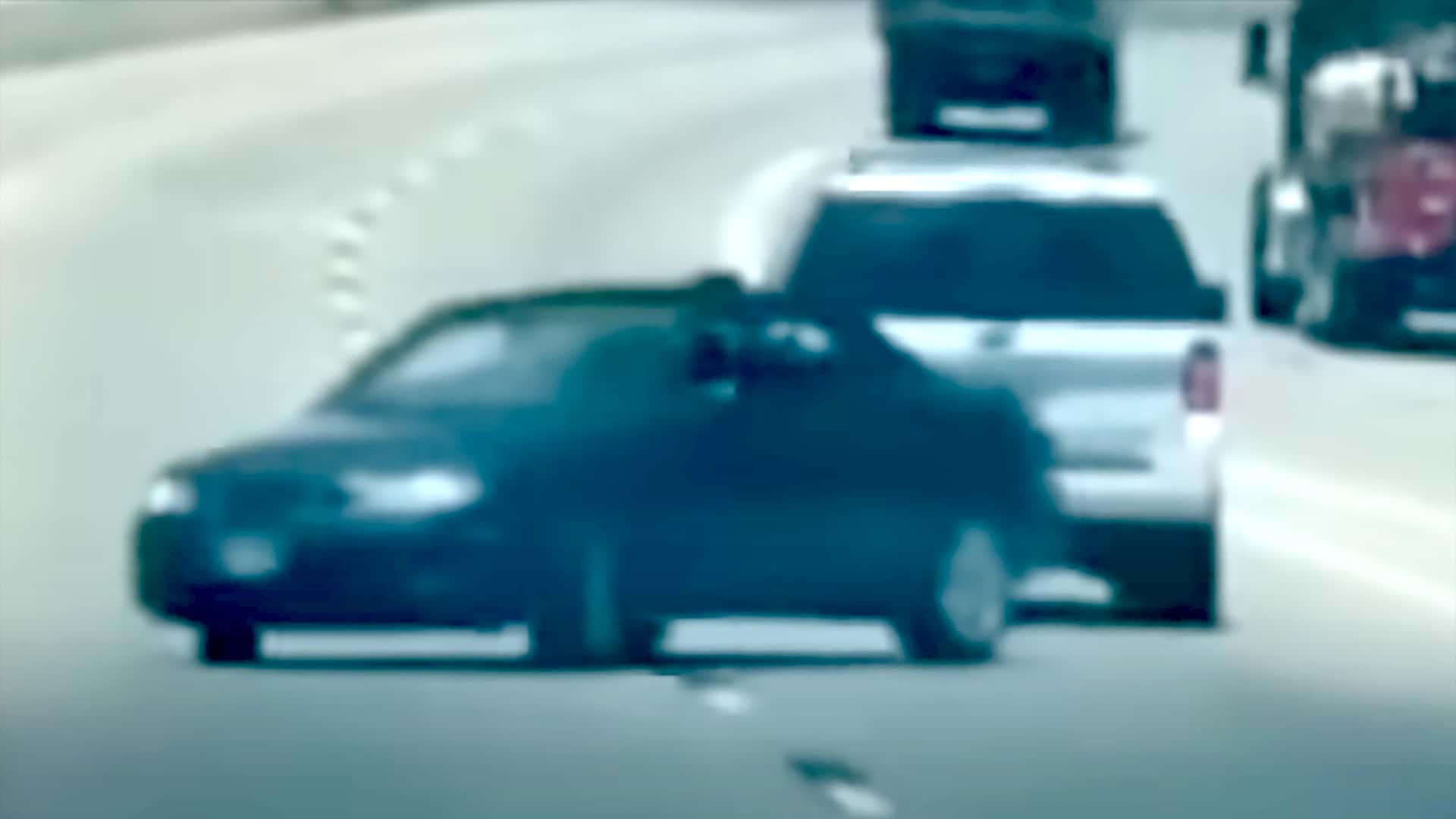 Homme Interpellé Pour Avoir Tentu de Ramener une Voiture en Marche Arrière sur Autoroute.