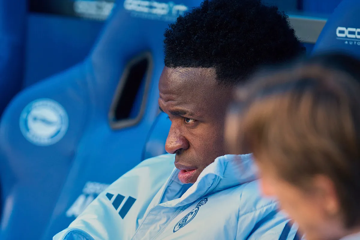 La coupe de cheveux de Vinicius, cible des moqueries des fans à travers le monde entier.