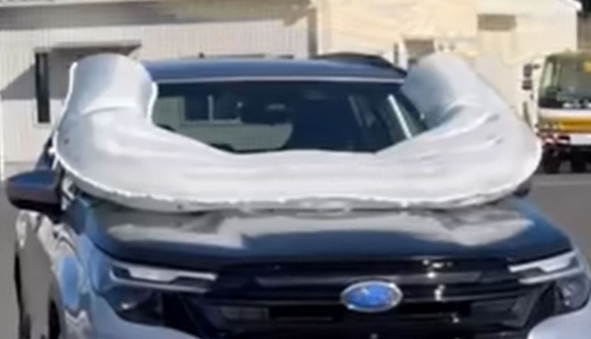 Une marque japonaise innove avec le premier airbag automobile conçu pour protéger les cyclistes.