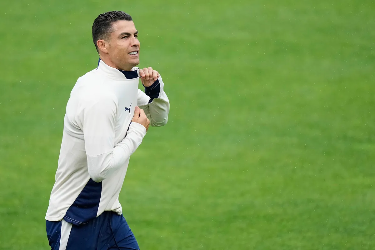 Cristiano Ronaldo prolonge son aventure avec Al-Nassr grâce à un contrat historique de deux ans.