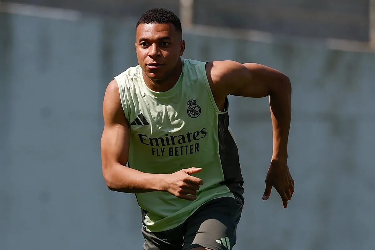 Kylian Mbappé hospitalisé à Miami en raison d'une gastro-entérite aiguë.