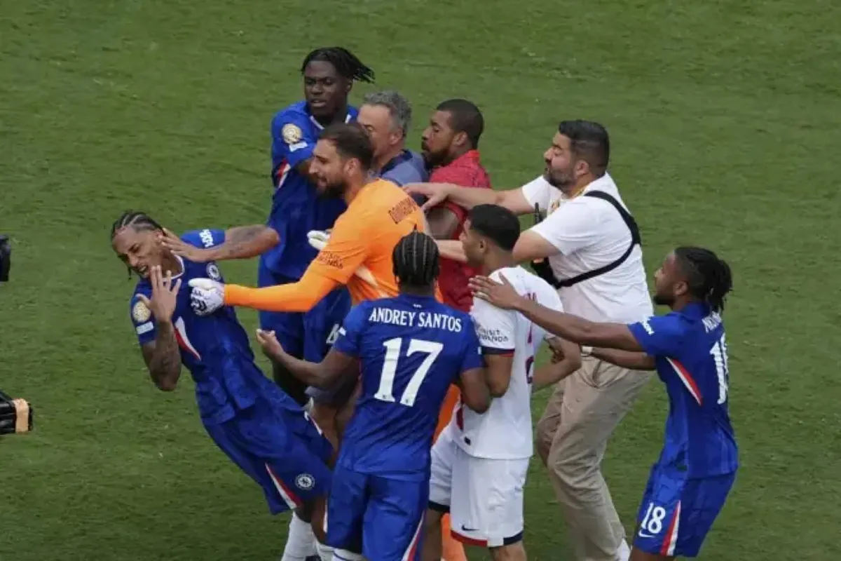Bagarre à la Coupe du Monde : Luis Enrique gifle Joao Pedro !