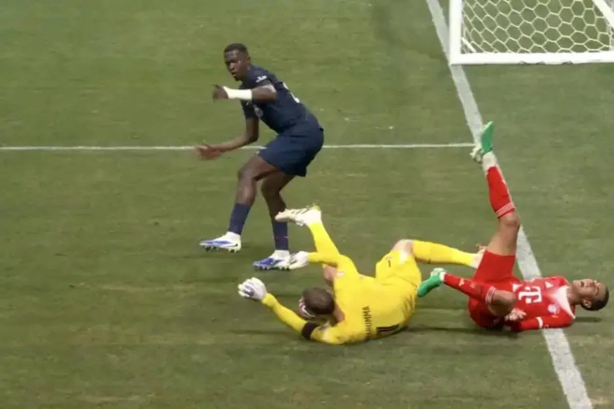 Jamal Musiala victime d'une blessure inquiétante après un choc avec Donnarumma.