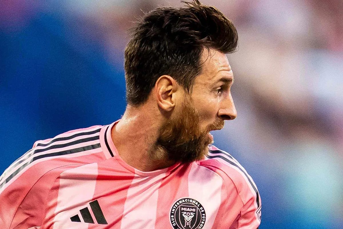 Lionel Messi déclenche l'extase d'un agent de sécurité avec un but exceptionnel.