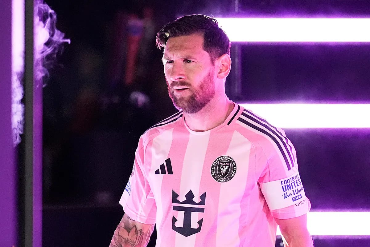 Zlatan Ibrahimovic fustige l'Inter Miami et qualifie Lionel Messi de 'fantôme' après l'humiliation en Coupe du Monde des Clubs.