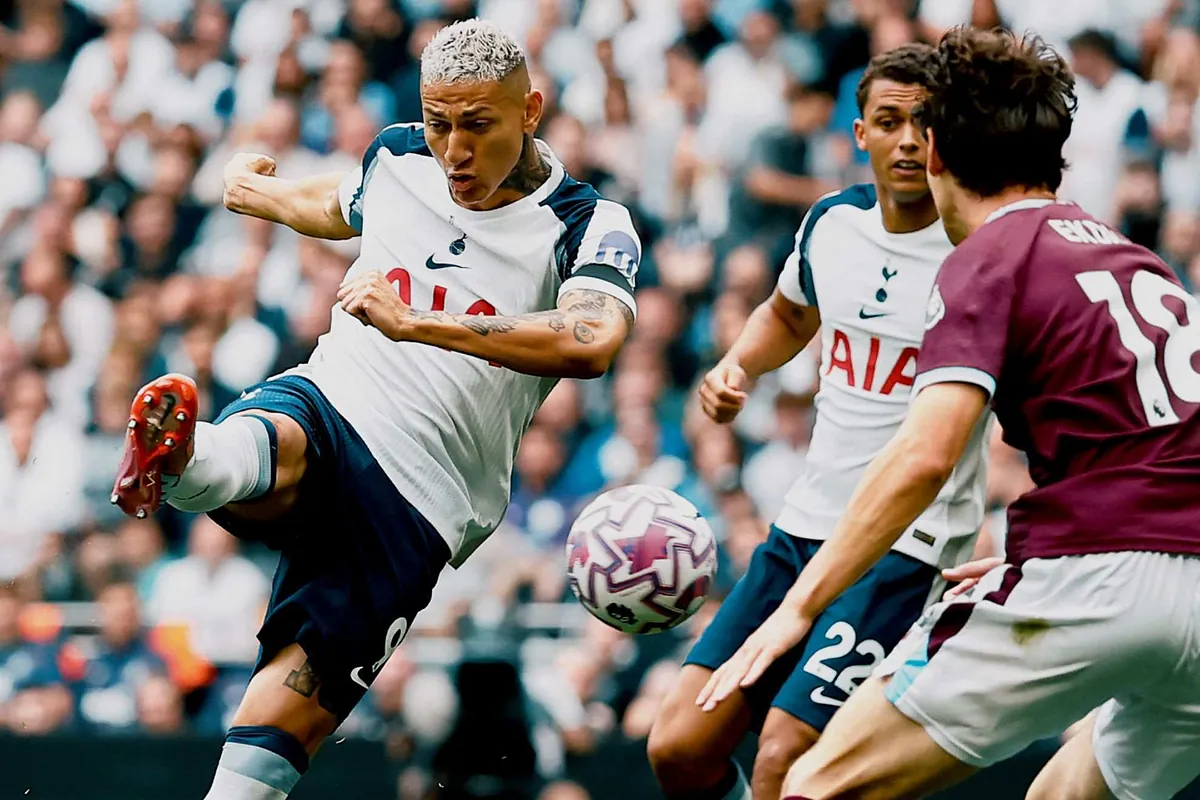 Le but envoûtant de Richarlison, l'attaquant de Tottenham, pourrait bien être le meilleur de l'année en Premier League.