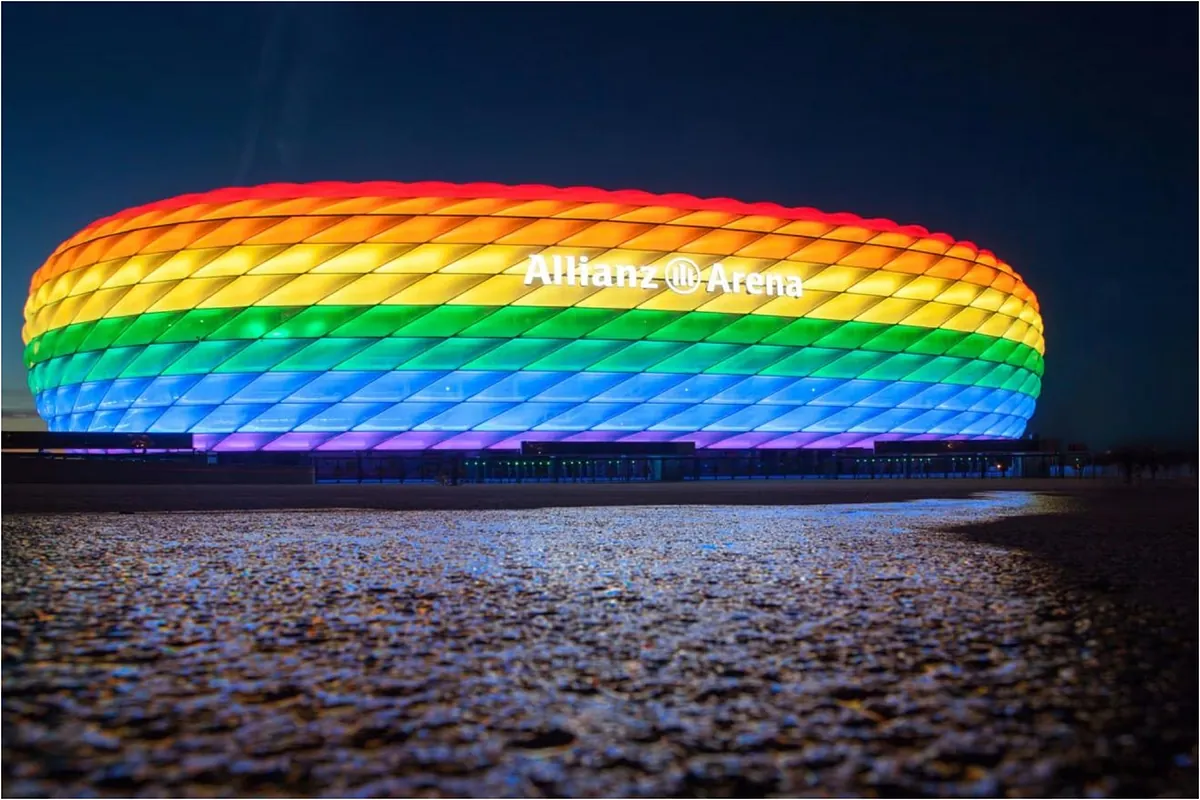 Un ancien footballeur affirme que certains joueurs gays ont des fausses petites amies par crainte