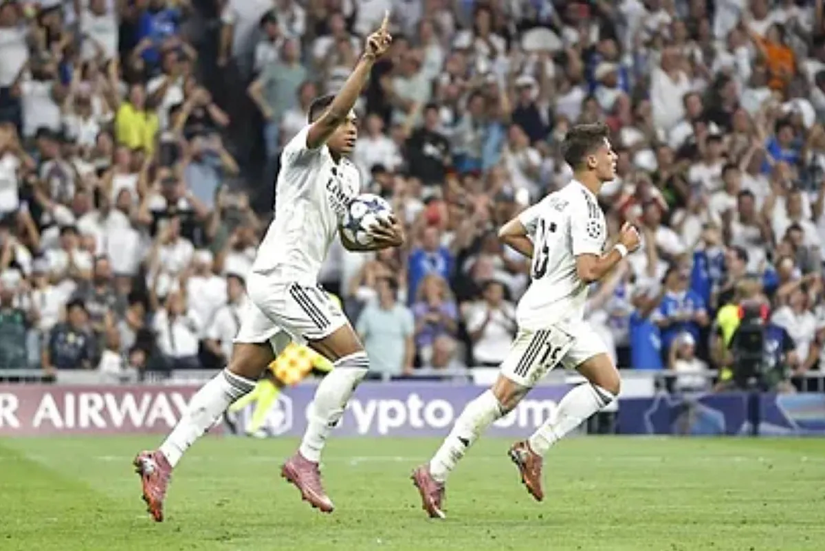 Mbappé inscrit deux penalties alors que le Real Madrid renverse la situation à dix contre onze.
