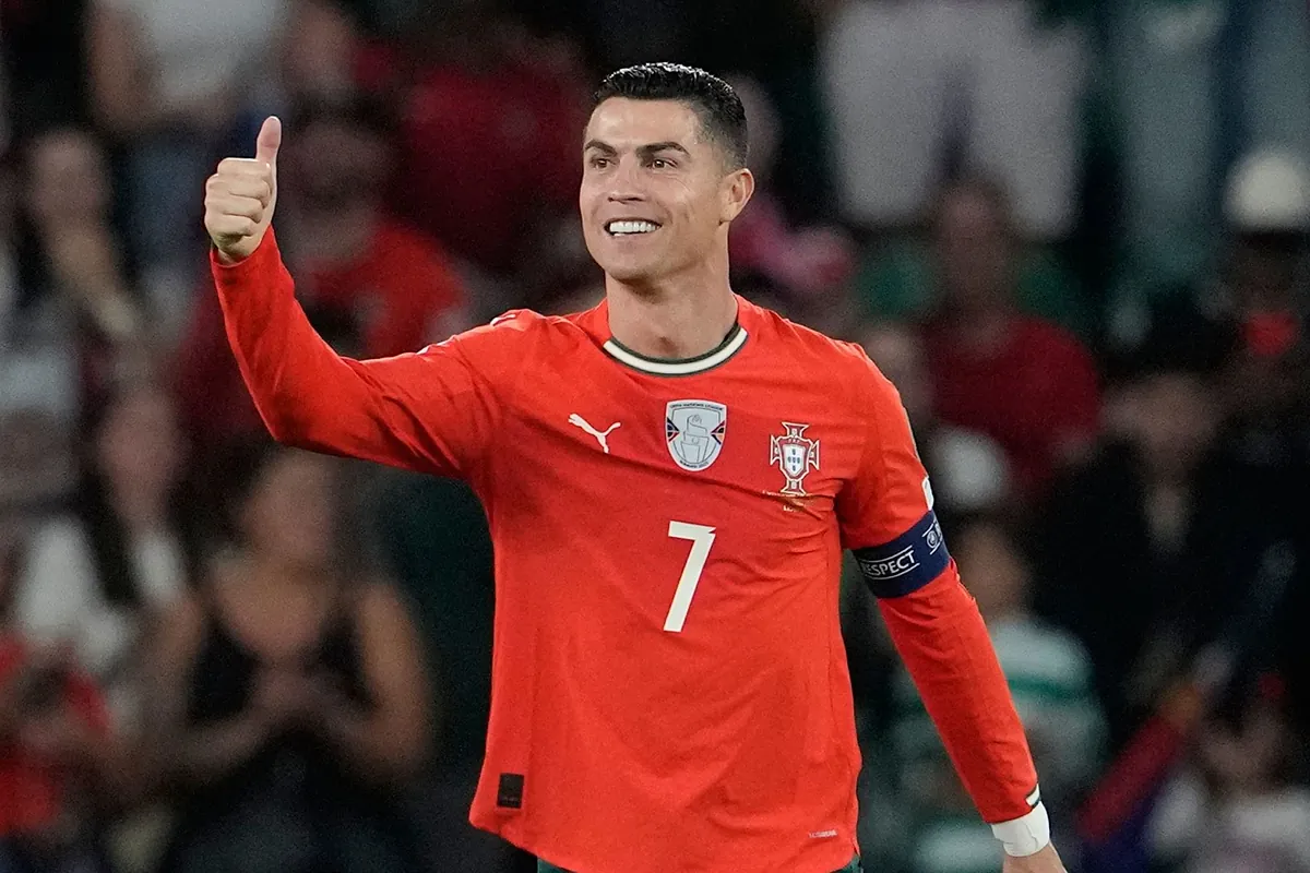 Cristiano Ronaldo fête ses 950 buts : les fans s'interrogent sur la fin de sa carrière.