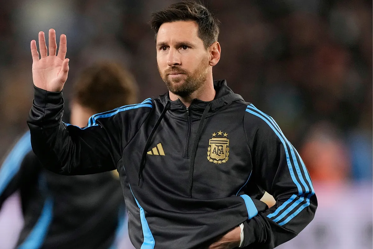 Les fans de Lionel Messi découvrent en avant-première le maillot argentin pour la Coupe du Monde 2026.