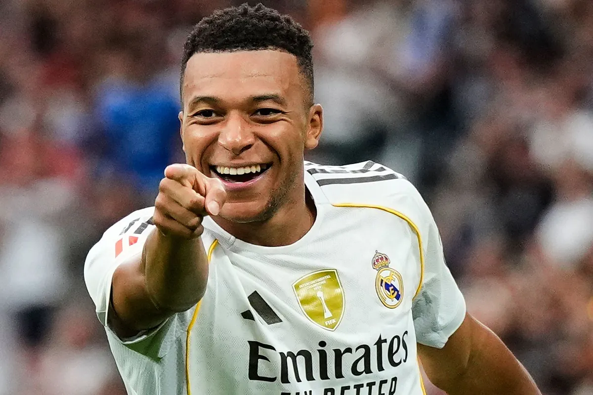 Mbappé : un admirateur inconditionnel espère le voir remporter le Ballon d'Or 2026.