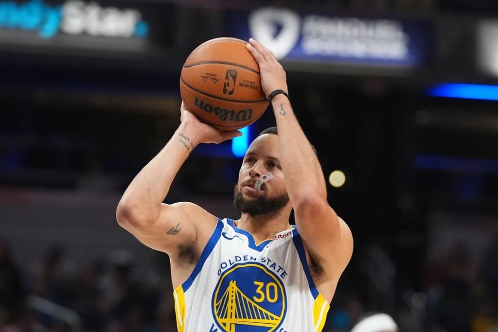 Les Warriors : leur succès est-il le fruit de l'influence de Pep Guardiola et du style de jeu de Barcelone ? L'avis de Steph Curry.