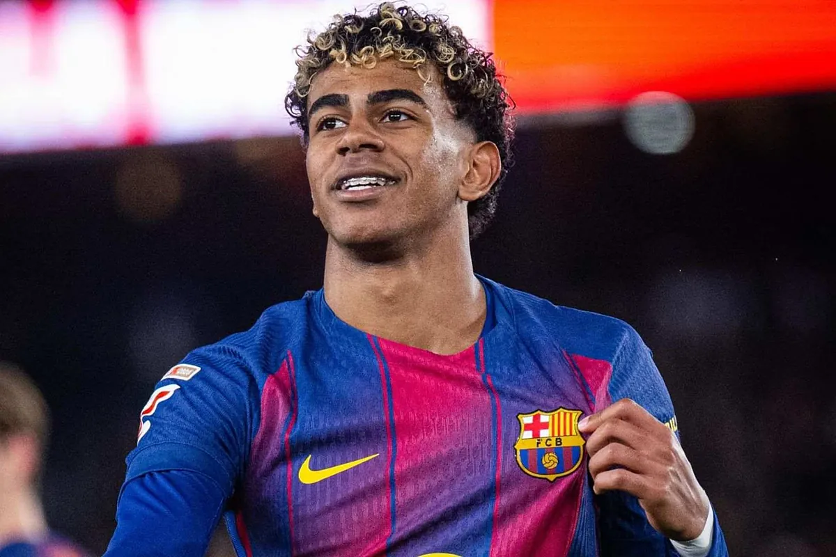 Lamine Yamal s'inspire de la célèbre célébration de but de Cristiano Ronaldo à son époque au Real Madrid.