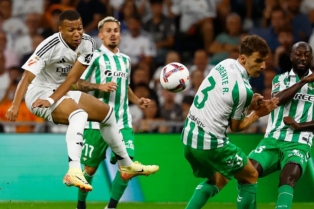 Où suivre en direct le choc Real Madrid - Betis : horaires et chaînes pour le premier match de LaLiga de l'année.