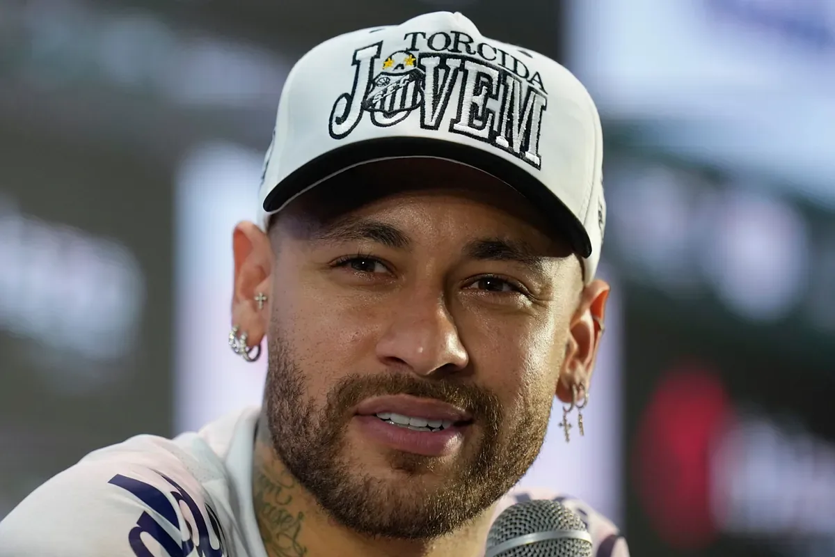 Neymar s'exprime sur son absence en équipe du Brésil : "Je suis contrarié et triste de ne pas avoir été sélectionné".