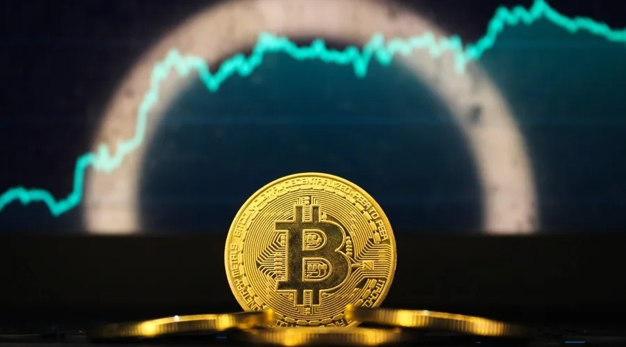Pourquoi le Bitcoin frôle les 77K aujourd'hui ? La paix propulse les cryptos : Ethereum, XRP et Dogecoin à la hausse !